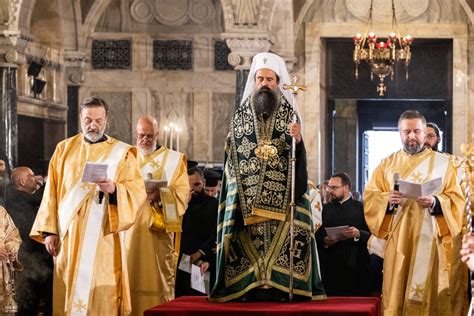 Intronizarea pf ieronim al ii lea intaistatatorul bisericii ortodoxe .